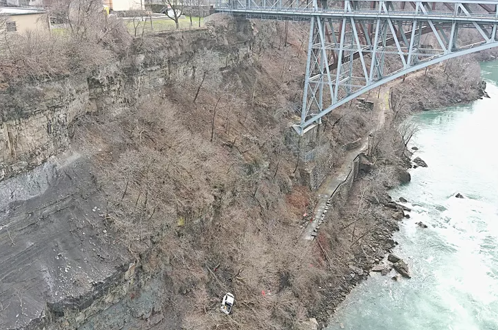 Niagara Gorge Accident: Pickup Truck Falls into Gorge Niagara Gorge Accident