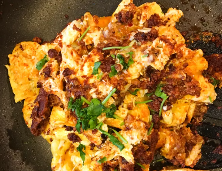 Scrambled Eggs with Chorizo Recipe: A Spicy Breakfast Scrambled Eggs with Chorizo Recipe