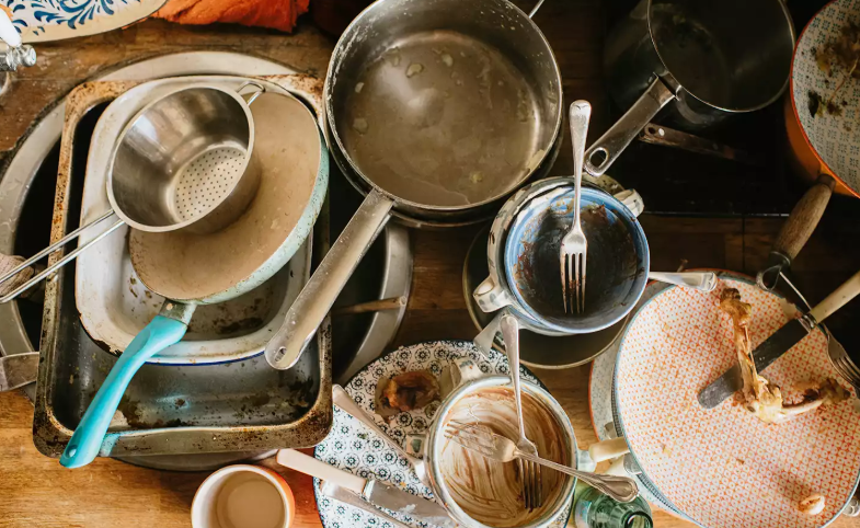 Dealing with a Roommate Kitchen Mess: A Simple Guide Roommate Kitchen Mess