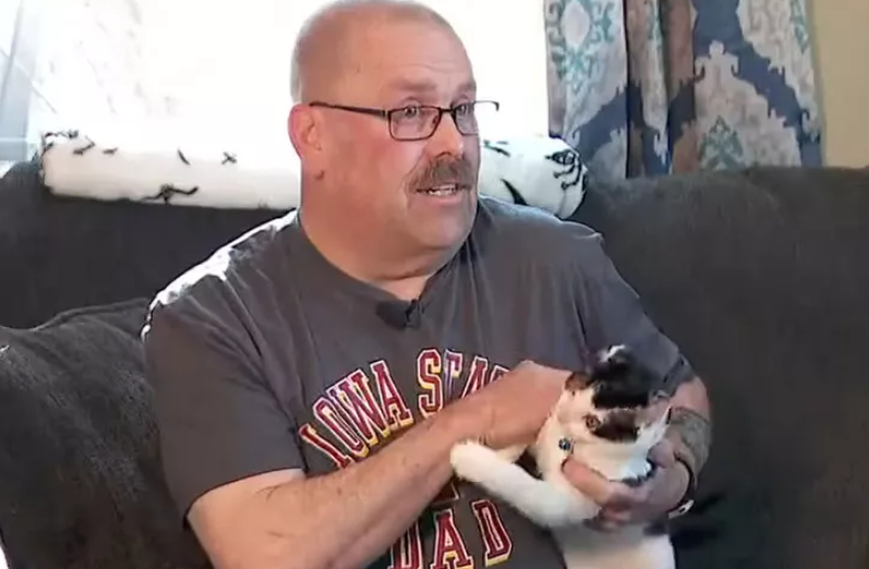 Coon Rapids Kitten Rescue: First Responder Adopts Kitten Coon Rapids Kitten Rescue