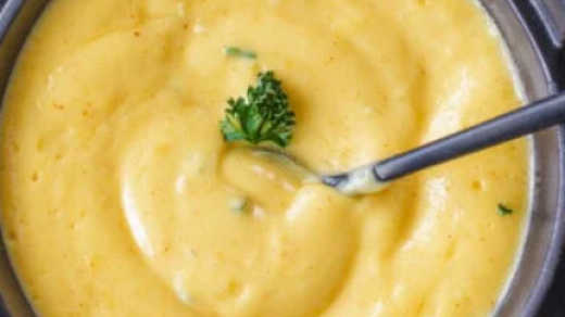 Easy Hollandaise Sauce Recipe