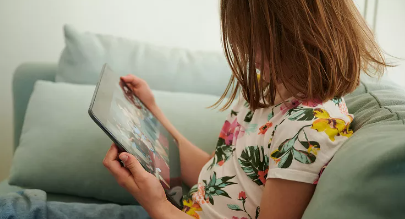 Children's iPad Usage: Regrets and Parental Struggles Children’s iPad Usage