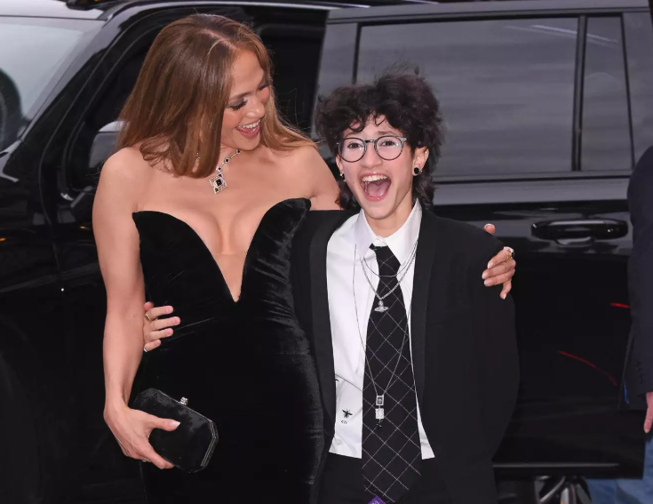 Jennifer Lopez Emme Broadway Appearance Steals the Show Jennifer Lopez Emme Broadway Appearance