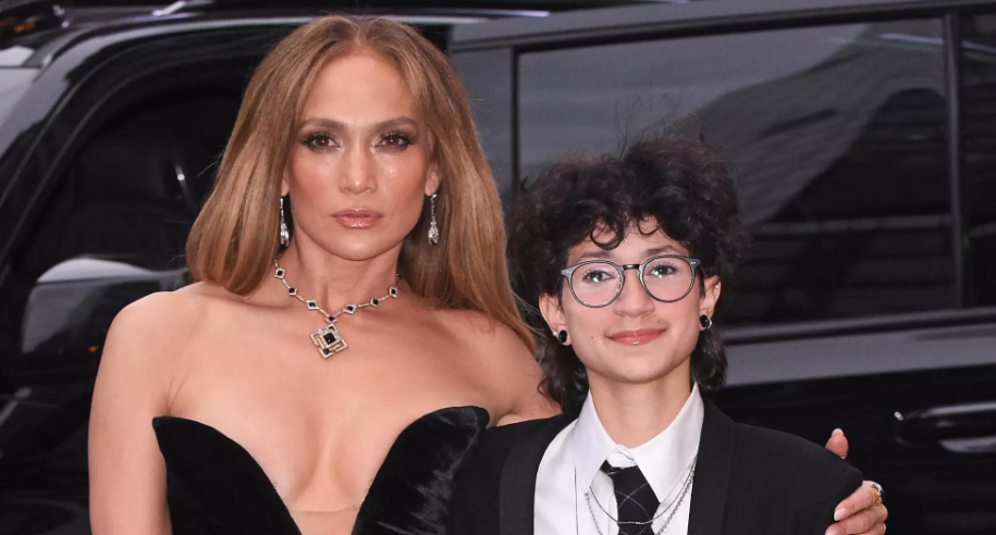 Jennifer Lopez Emme Broadway Appearance Steals the Show Jennifer Lopez Emme Broadway Appearance
