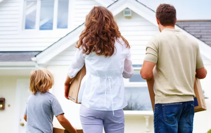 Partner Refuses to Move House, Leaving Woman Stuck Partner Refuses to Move House