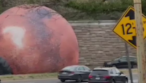 Kennedy Center Mars Balloon Escape Rolls into Traffic Kennedy Center Mars Balloon Escape