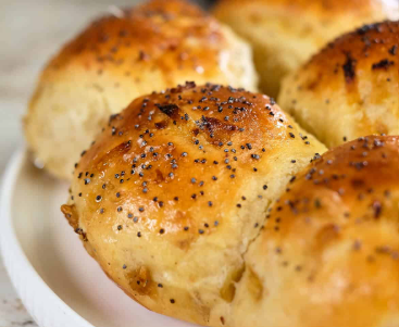 Soft Onion Rolls Recipe – Fluffy & Full of Flavor Soft Onion Rolls Recipe