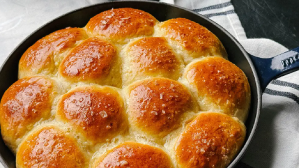 Skillet Dinner Rolls