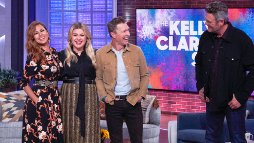 Blake Shelton Promotes Craig Morgan Song
