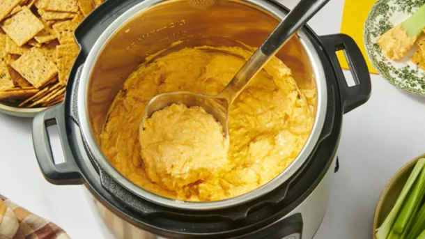 Healthy Buffalo Chicken Dip