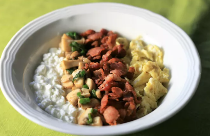 Cottage Cheese Breakfast Bowl: Easy, Healthy & Quick Cottage Cheese Breakfast Bowl