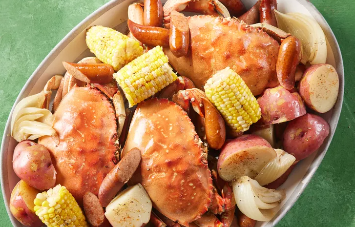 Seafood Boil Recipe: Crab, Sausage & Potatoes Delight Seafood Boil Recipe