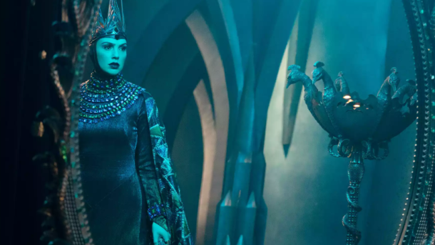 Gal Gadot Evil Queen Snow White