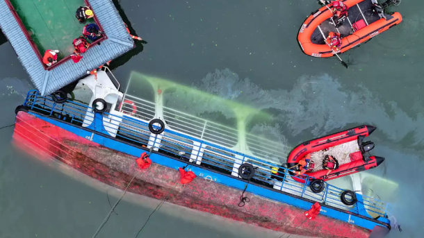 China Tourist Boat Capsized
