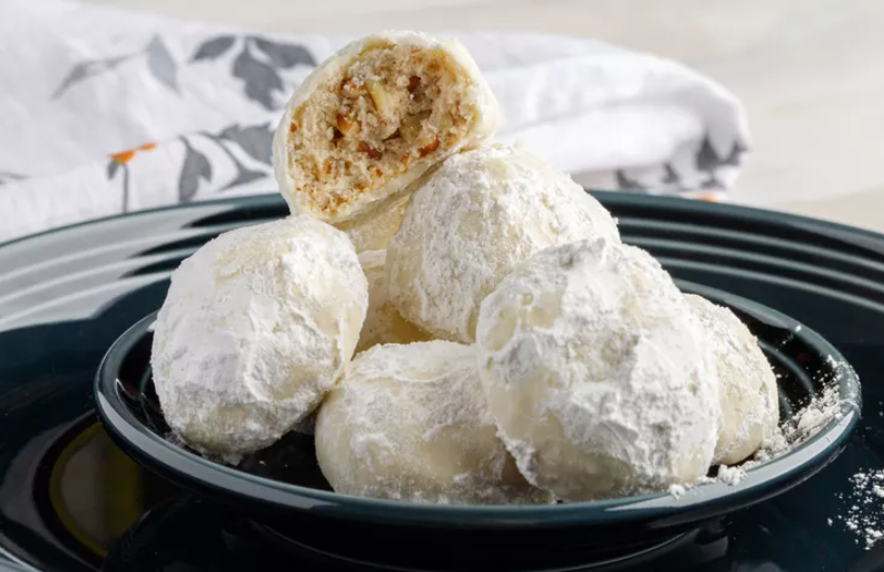 Russian Tea Cakes Recipe – Buttery Holiday Cookies Russian Tea Cakes Recipe