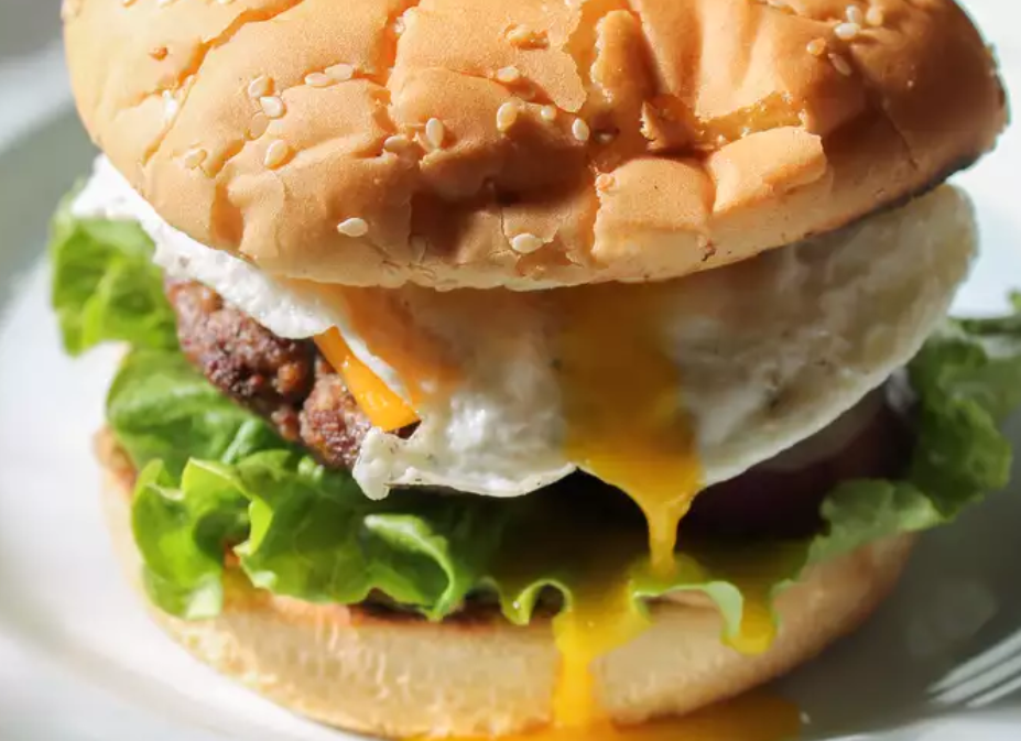 Chipotle Aioli Burger – A Spicy Twist On The Classic Chipotle Aioli Burger