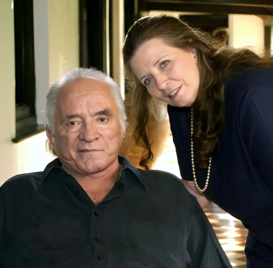 Johnny Cash Man In Black: Song Of Justice And Voice Johnny Cash Man In Black