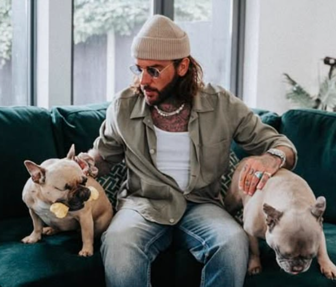 Pete Wicks Sparks Debate Saying He Prefers Dogs Over People Pete Wicks